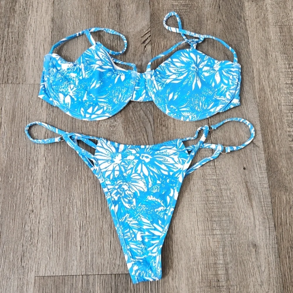 New!Frankie's Bikinis Hazel‎ Floral Underwire Bikini Top with Matching Bo…